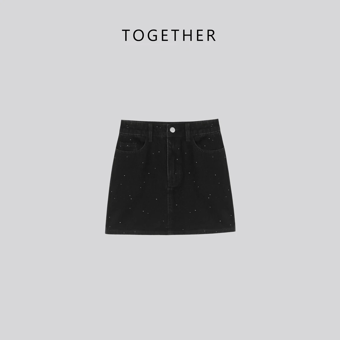 TOGETHER DW STUDIOS【黑珠】无弹显瘦珠子防走光牛仔短裙 #DT1001