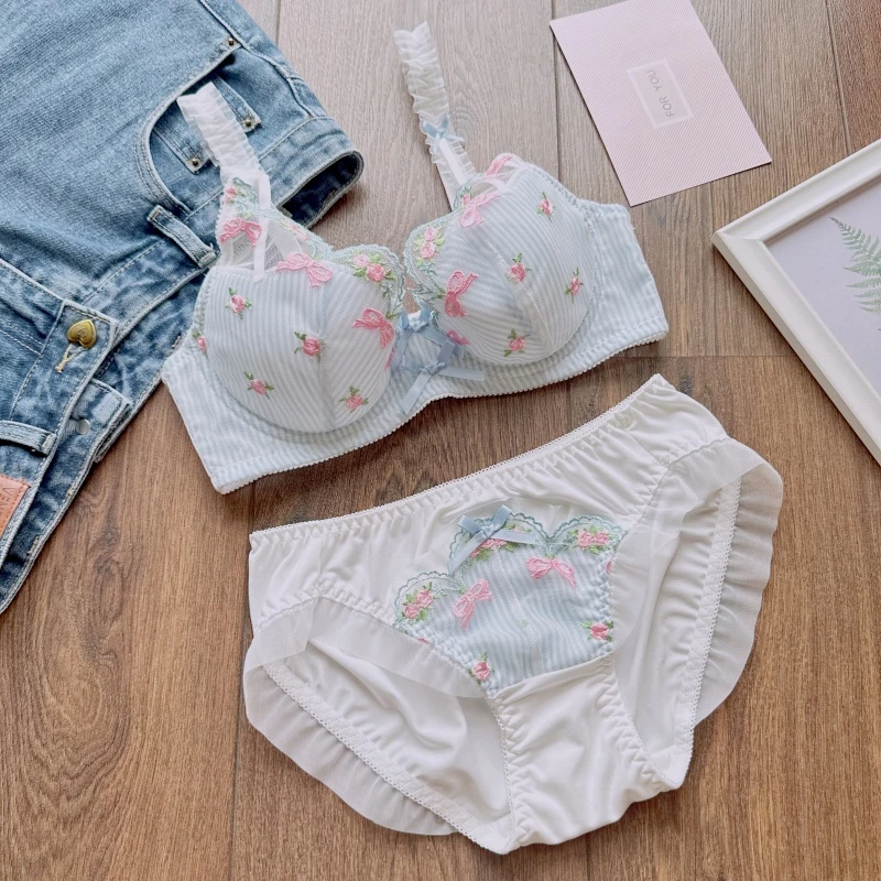 夏季新品日系刺绣甜美薄杯软钢圈聚拢文胸套装少女内衣透气舒适套