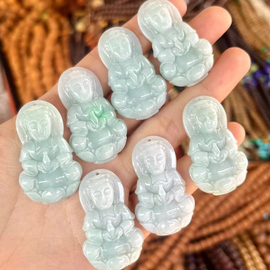 天然缅甸A货翡翠高40mm小观音（无证书.多样性发其一）