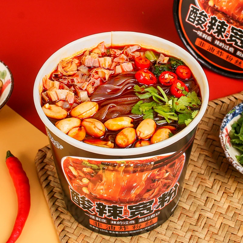 趣小馋酸辣粉宽粉大桶装免煮冲泡学生懒人泡面方便面整箱速食批发