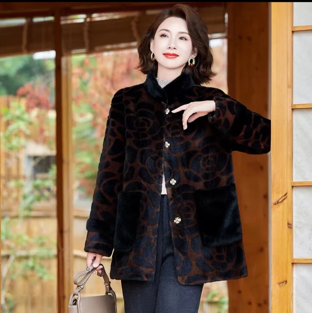 冬季新款加绒加厚外套女秋冬保暖显瘦中老年时尚妈妈装大衣中长款