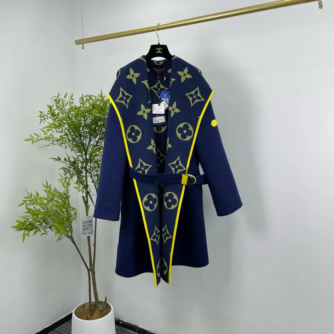 Louis Vuitton LV 路易威登 满印浴袍大衣 42码/99新