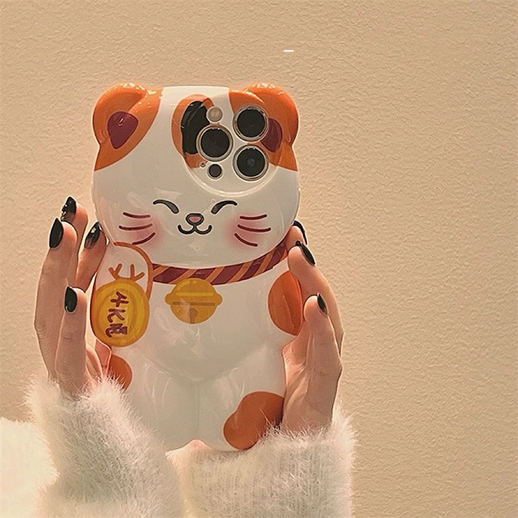 ins卡通可爱招财猫苹果14手机壳iphone15Promax/12小众11新年女13