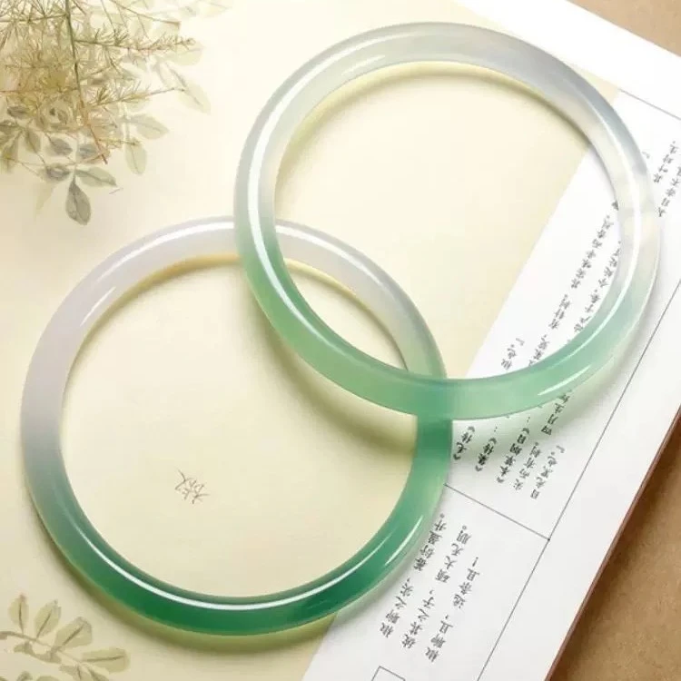 【刀哥专享】天然玛瑙玉髓半山水手镯多样性发1  （微瑕）YP