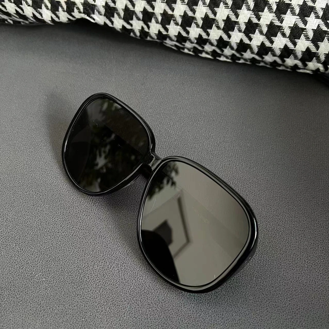 潮牌情侣款黑色大框遮阳太阳镜 TOS21221144-C01