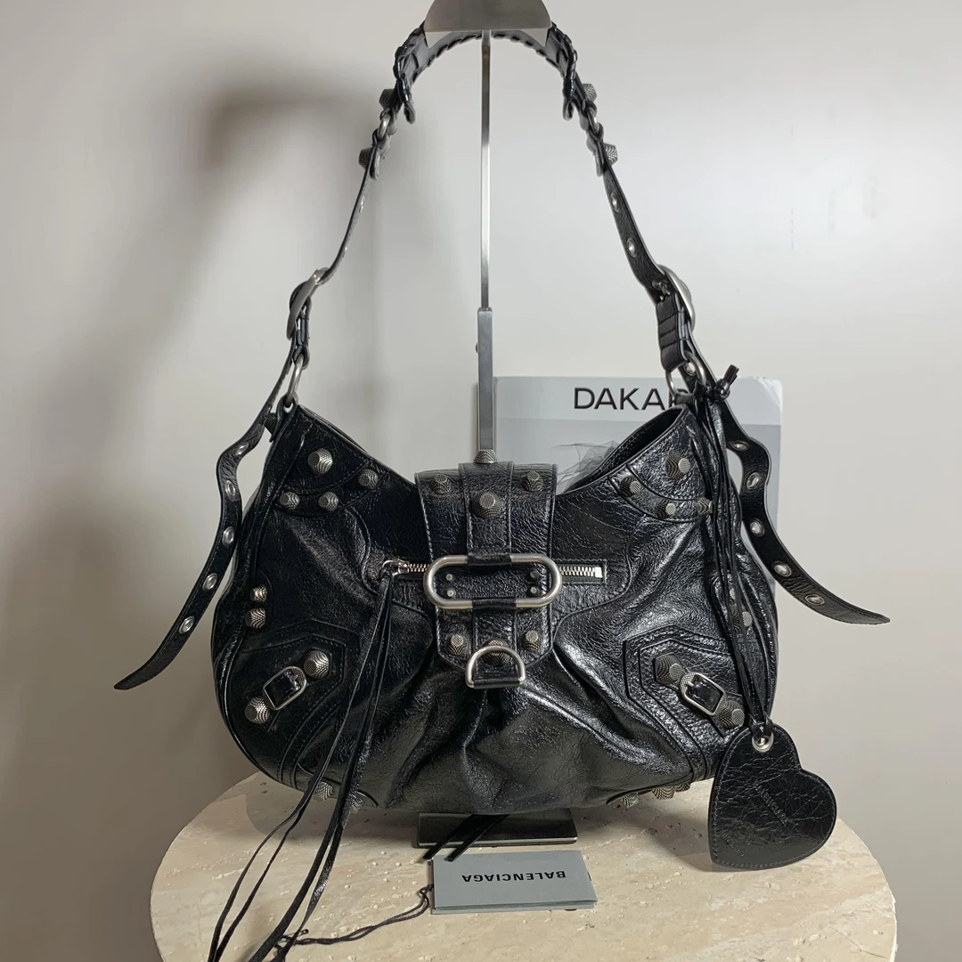 95新 Balenciaga/巴黎世家 壹臻/黑银中号月牙机车包/65347396