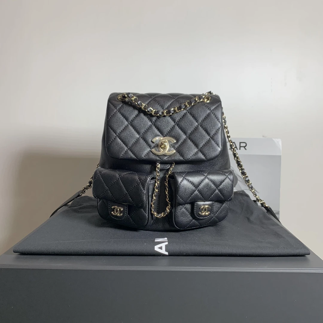 99新 Chanel/香奈儿 壹臻/23A 中号黑金青蛙duma双肩包/28246577