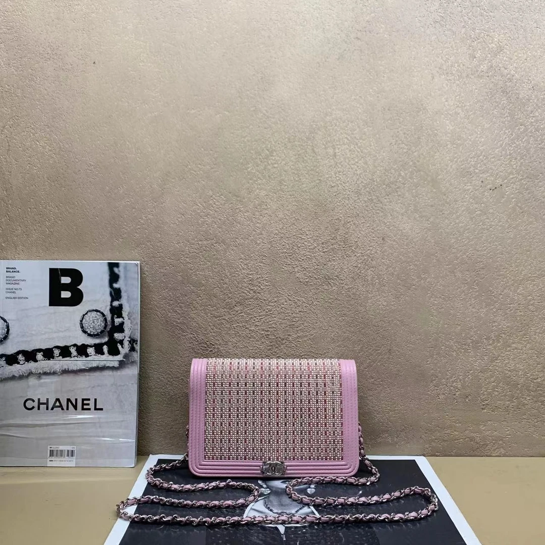 95新 壹臻中古/chanel粉色羊皮限量leboy woc 2 3开 12166541