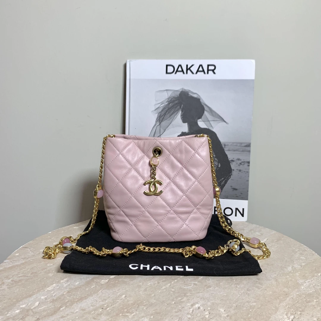 95新 Chanel/香奈儿 壹臻中古/22B樱花粉宝石链水桶包 /78568867