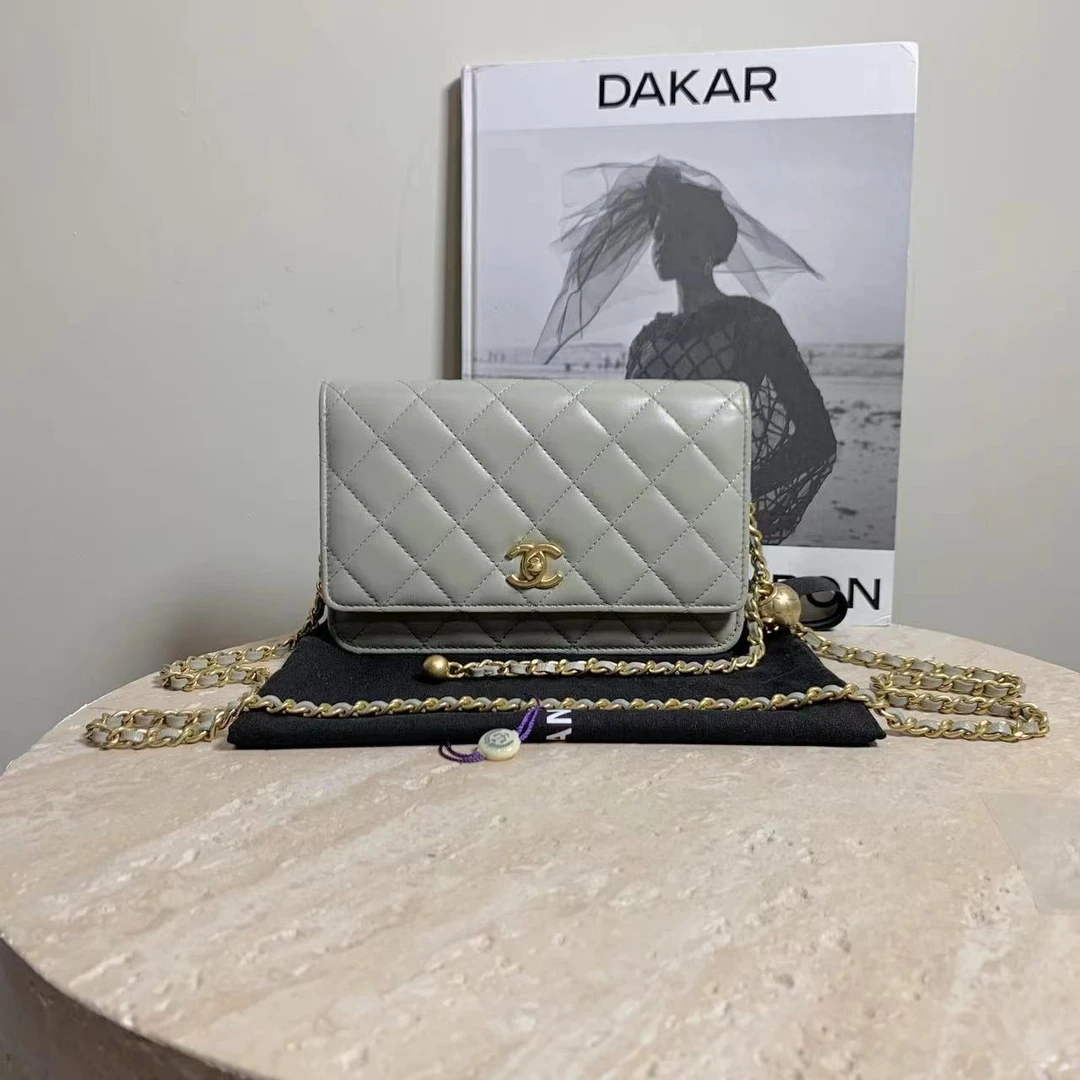 95新 Chanel/香奈儿 壹臻中古/22C灰色羊皮金球woc 69411471