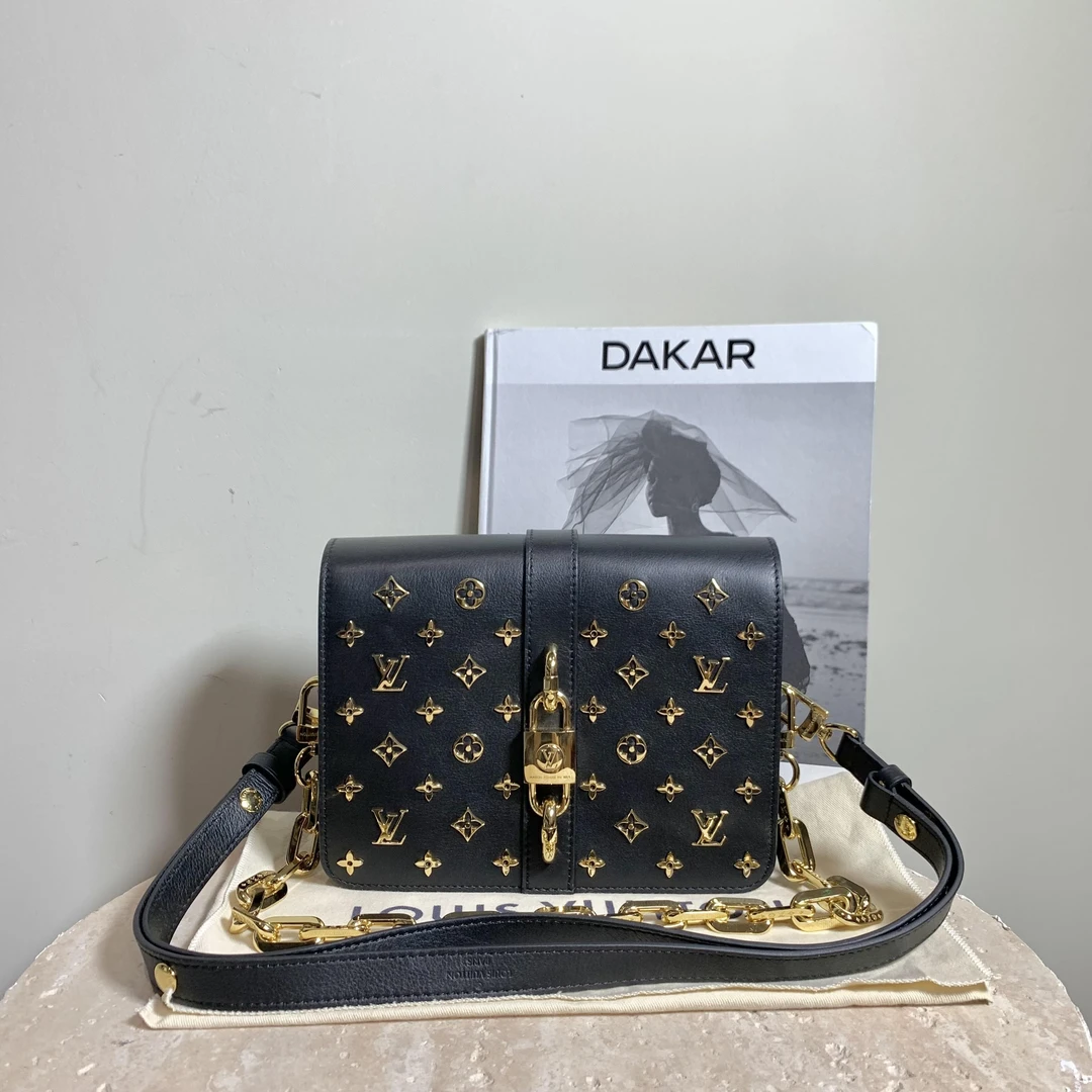 95新 LouisVuitton/路易威登 壹臻/秀款黑金铆钉单肩包 40736405