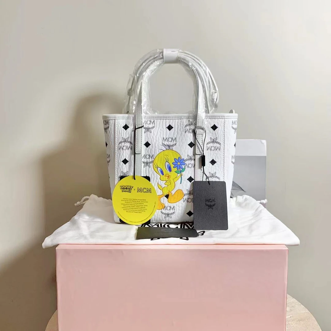 全新未使用 MCM 壹臻中古/白色小黄鸭mini tote包 46962063