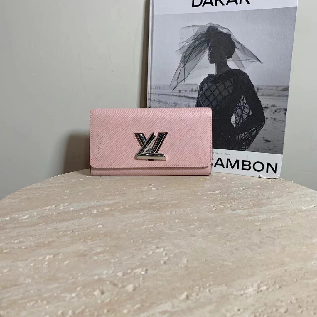 95新 LouisVuitton/路易威登 壹臻/粉色水波纹twist钱包 21662602