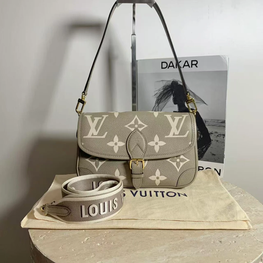 99新 LouisVuitton/路易威登 壹臻/大象灰法棍包/89929768