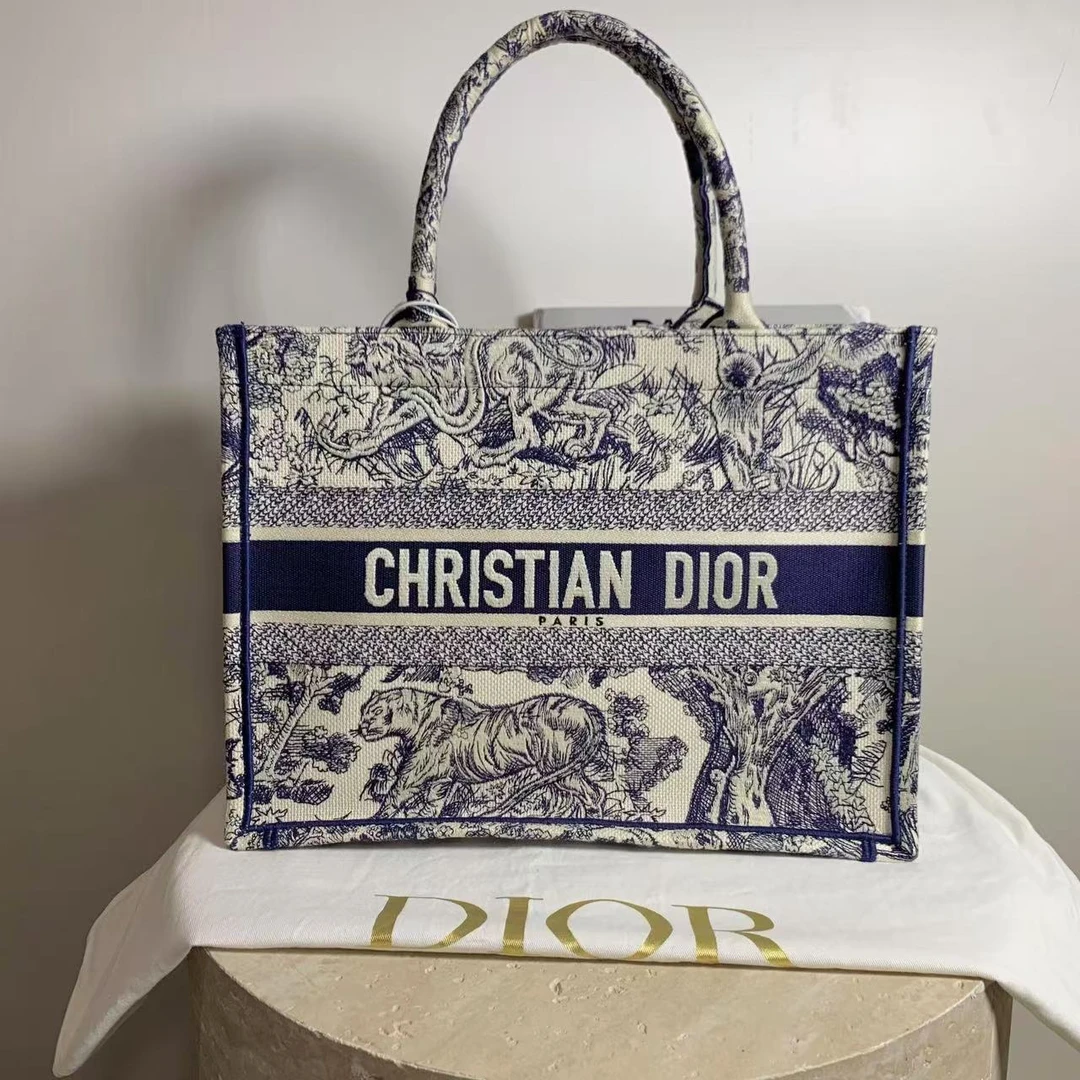 95新 DIOR/迪奥 壹臻/蓝色刺绣中号动物园tote/85986456