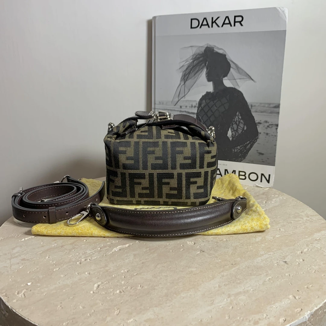 95新 FENDI/芬迪 壹臻/老花帆布中古遛狗包 36289603