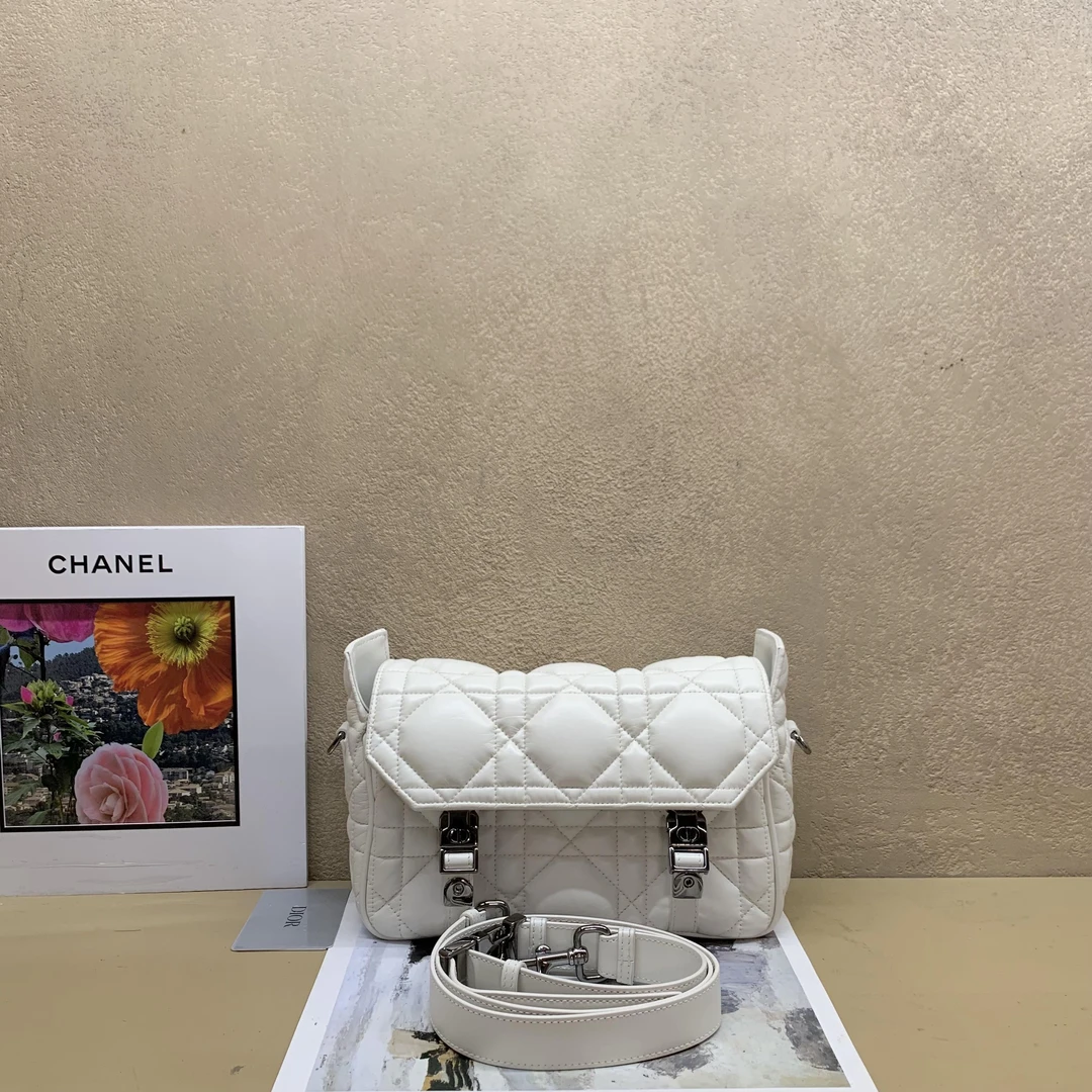 95新 DIOR/迪奥 壹臻中古/白色全皮Camp邮差包/60727115