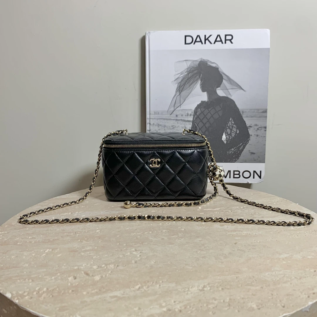 95新 Chanel/香奈儿 壹臻中古/23C黑金羊足球长盒子 18271789