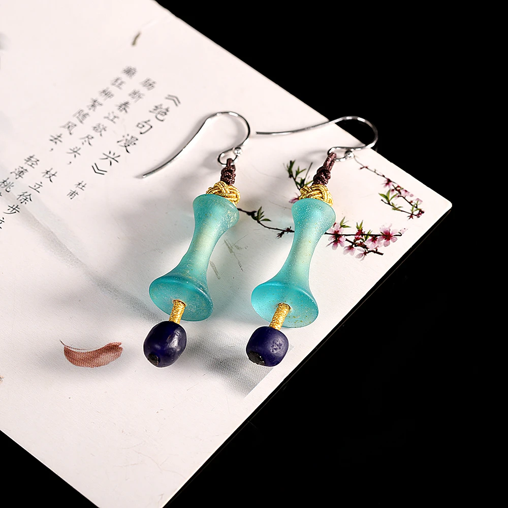 琉璃蓝色手编耳环轻奢高档彩色耳饰可爱简约风格个性精美装饰品