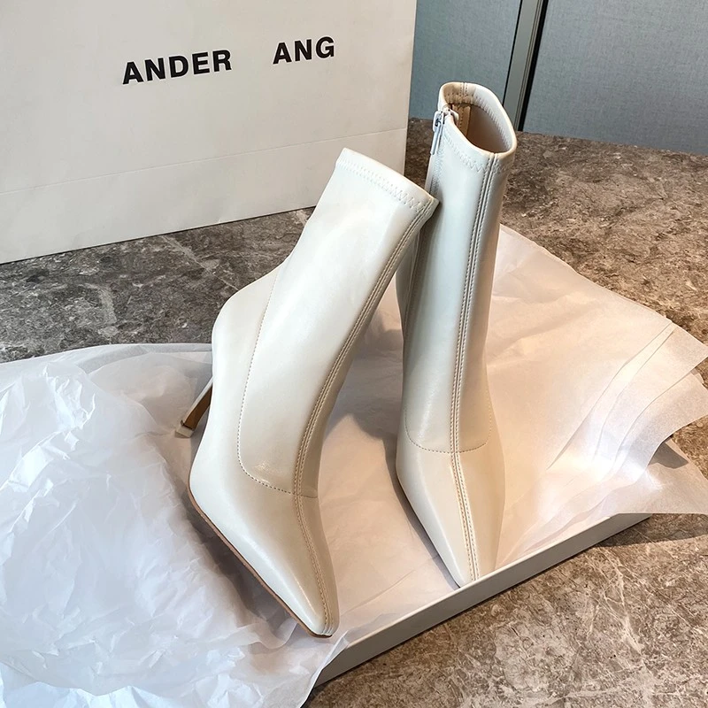 轻奢时尚瘦瘦靴子2024新款秋冬百搭尖头高跟鞋细跟炸街小短靴爆款