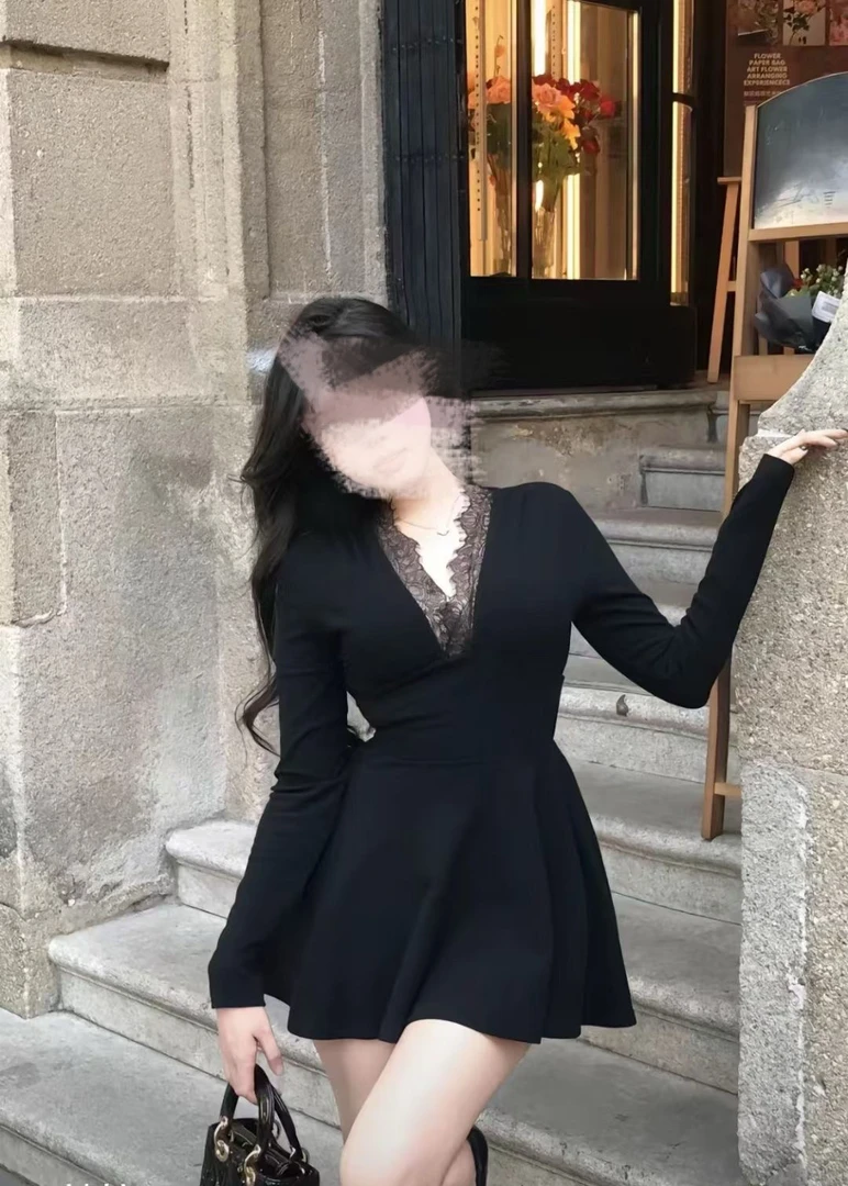 大码温柔知性美修身蕾丝边连衣百褶裙