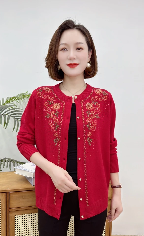 秋冬妈妈装重工刺绣烫钻开衫中老年妈妈外穿打底长袖百搭洋气宽松