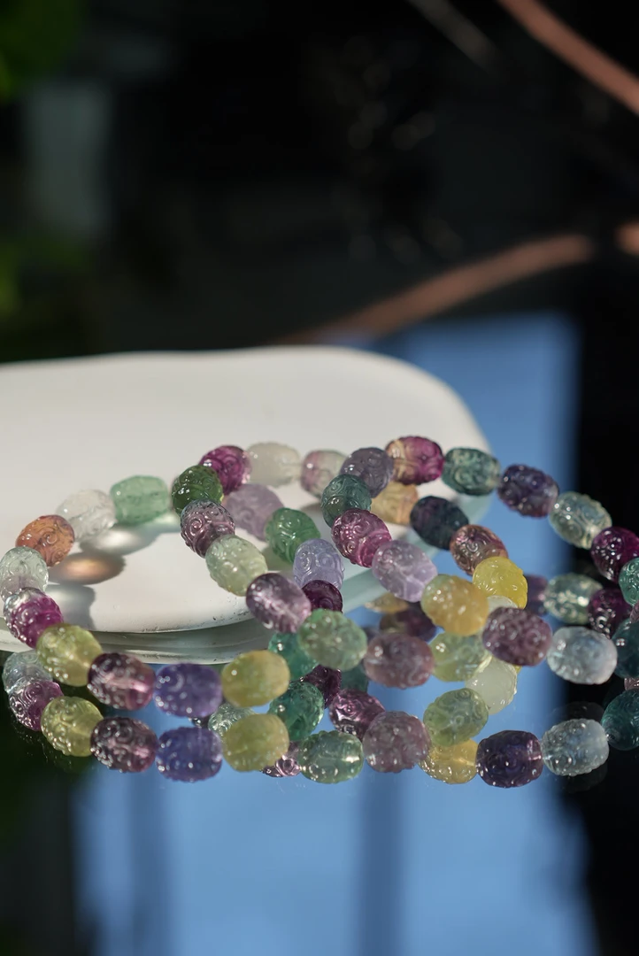 38178【林子家】天然七彩萤石回纹雕刻桶珠9mm手链多样性发一