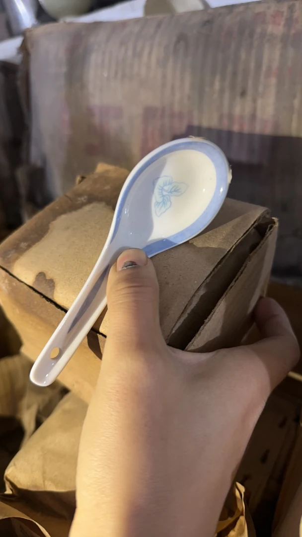 华玉釉中彩调羹（整盒20个）