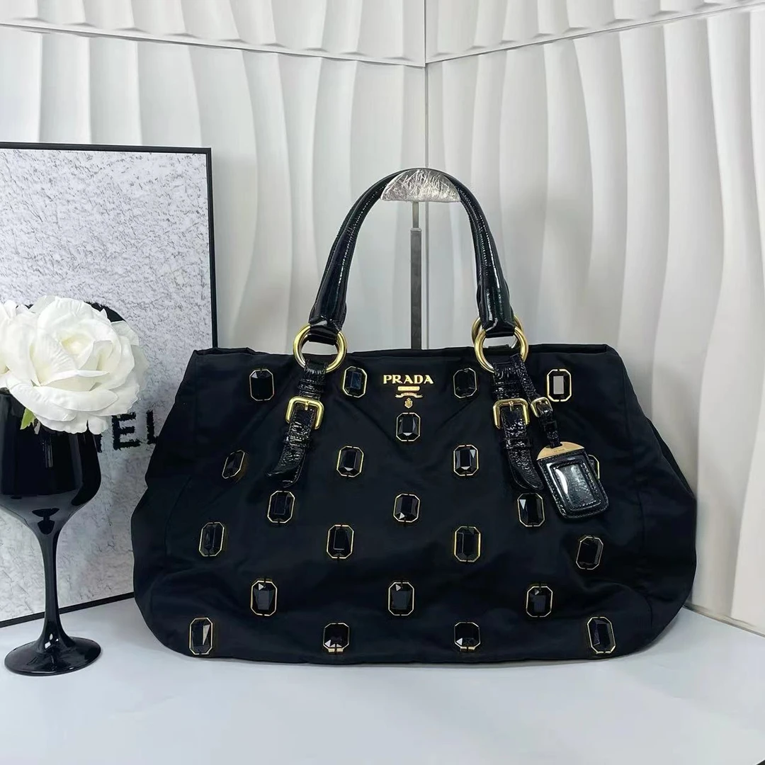 95新 Prada/普拉达 黑色宝石手提包92181