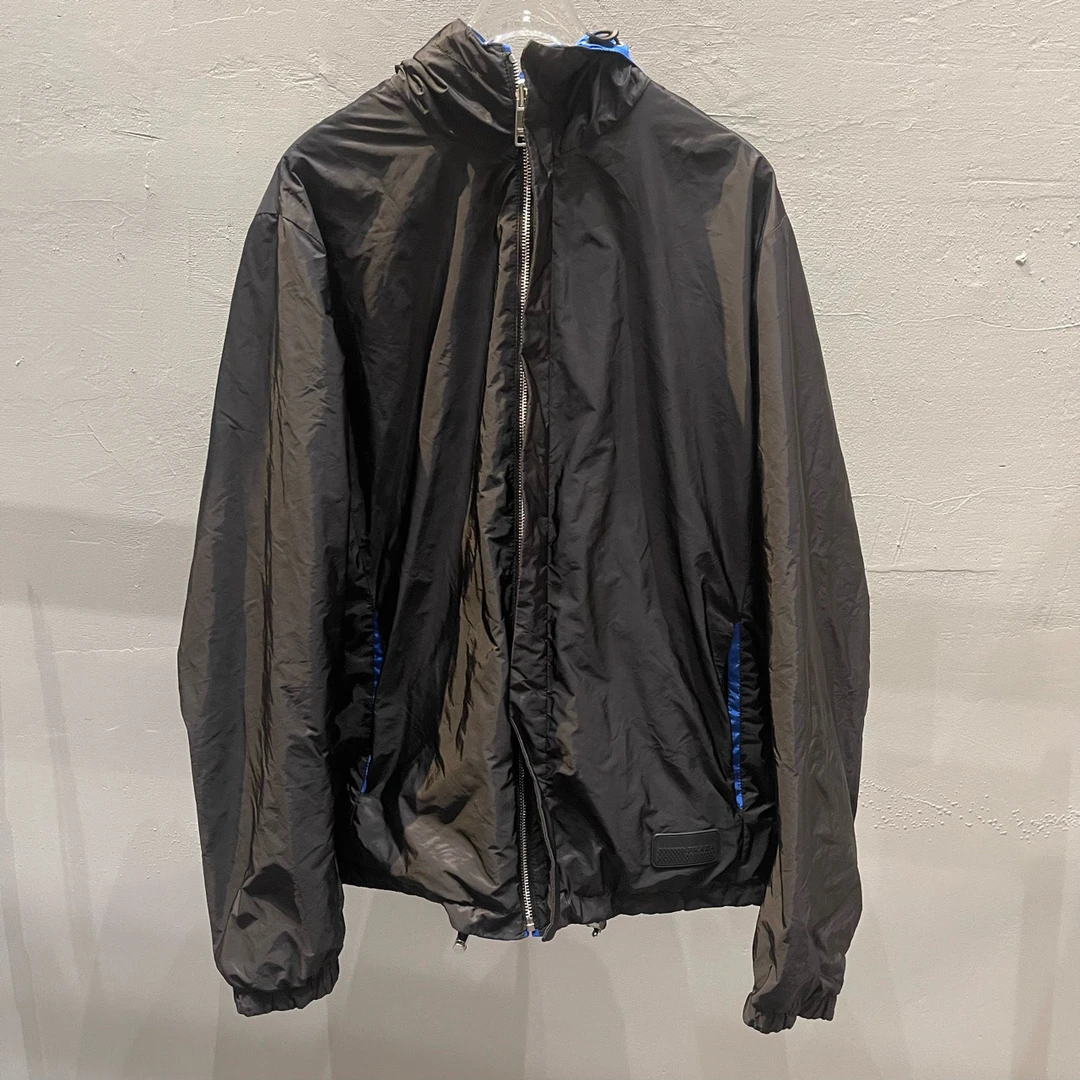 Prada/普拉达     黑蓝两色两面穿尼龙夹克外套/54码/Sw24109
