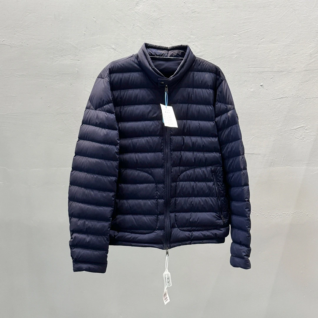 Moncler / 蒙口黑袖标藏青色轻薄款羽绒服外套/5码/Sw24319