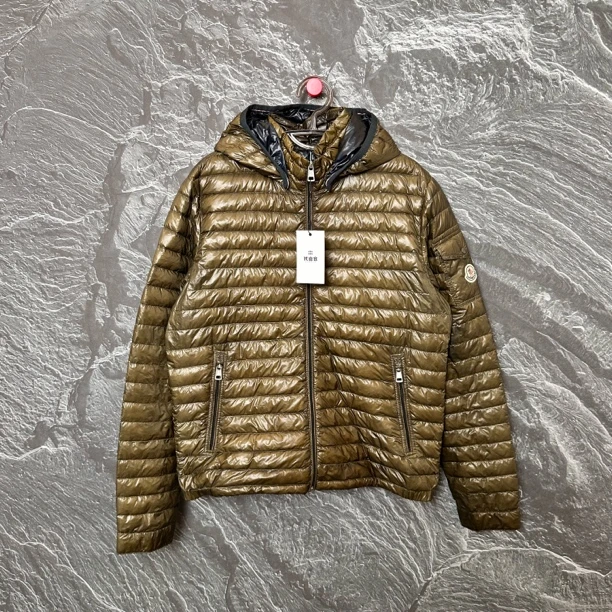 蒙口军绿色经典款带帽排骨羽绒服/99新/2码/0560