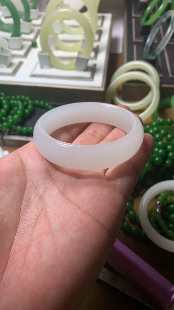 典藏 精品时尚 白正圈手工定制