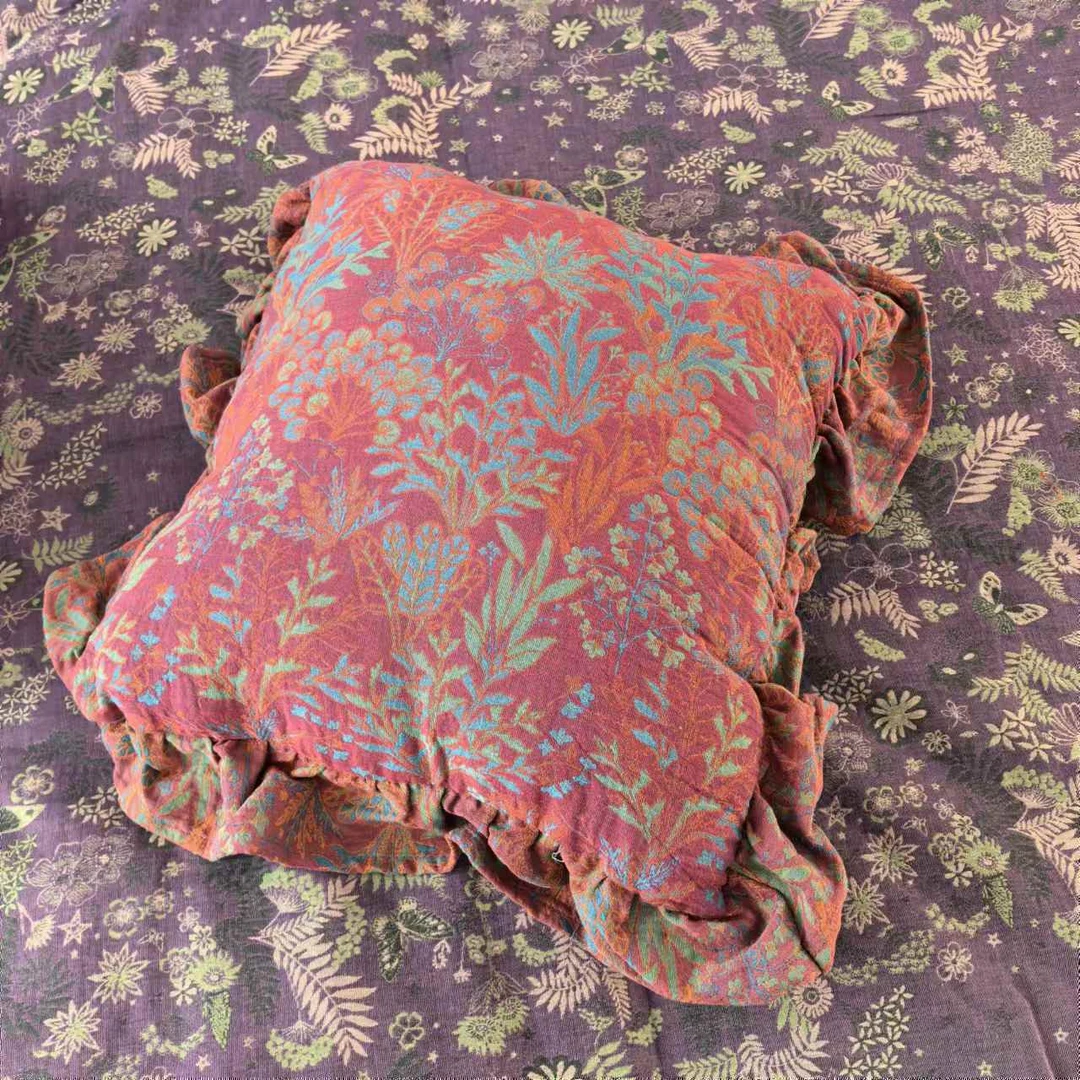 全棉色织双层纱婴幼儿成人抱枕纱布多功能枕 坐垫 安抚枕