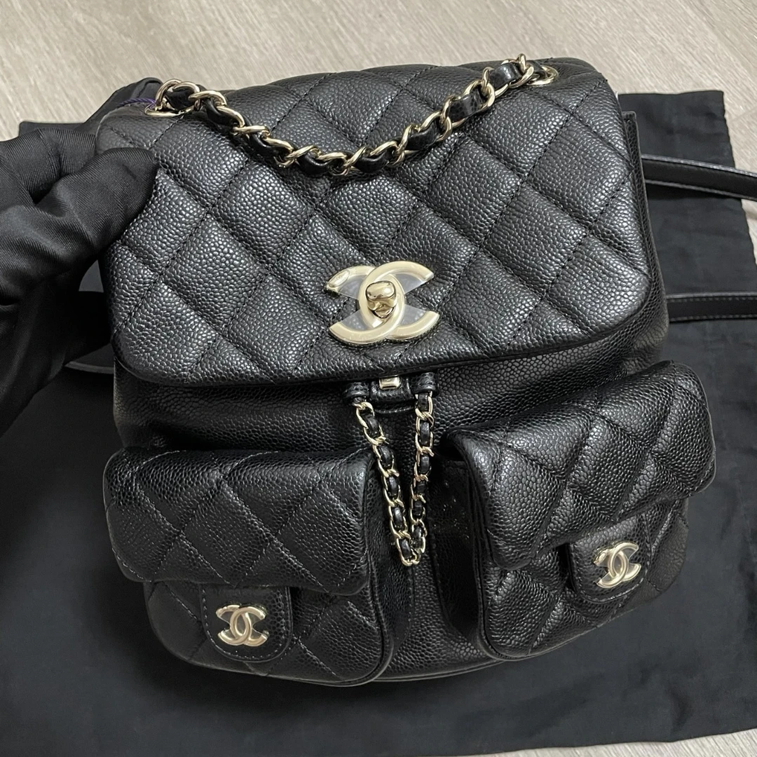未使用 Chanel/香奈儿 duma 中号双肩包 芯片款