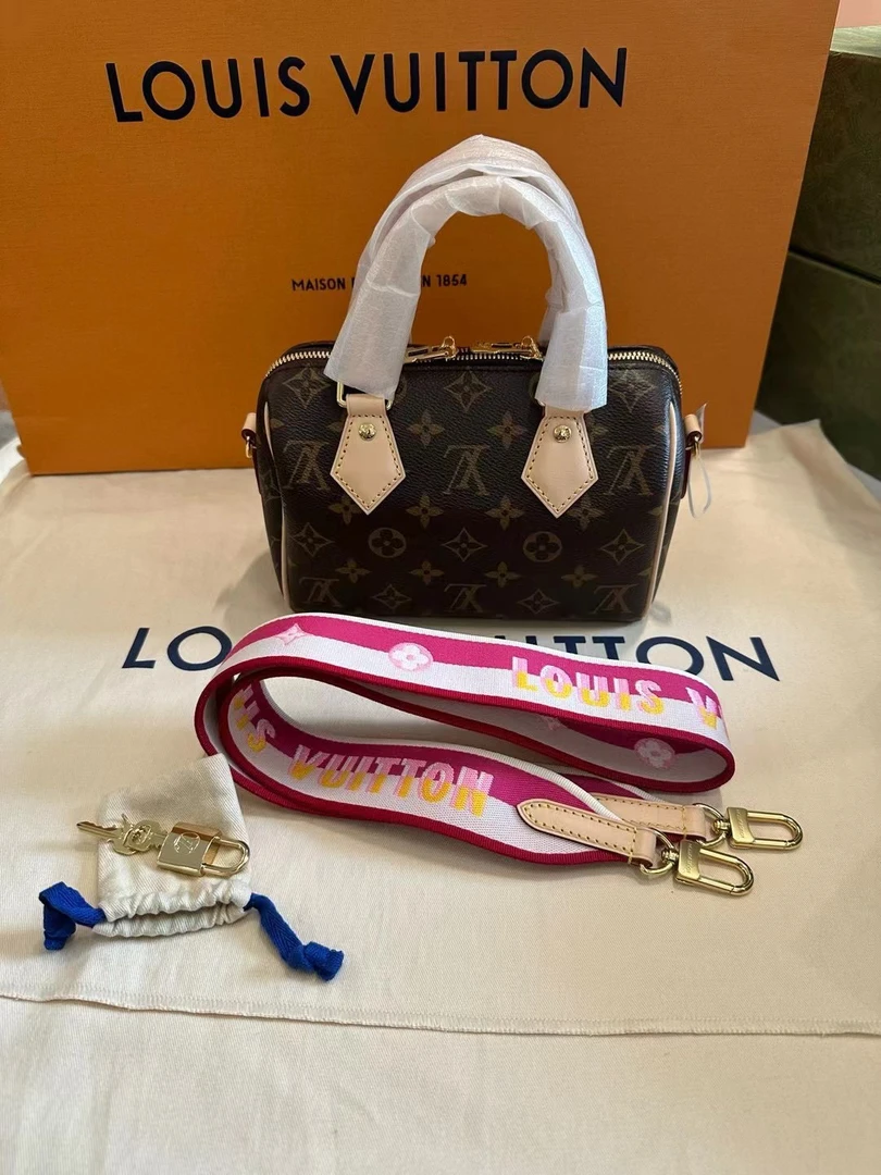 全新未使用 LouisVuitton/路易威登 SPEEDY20米色/奶茶色单肩包