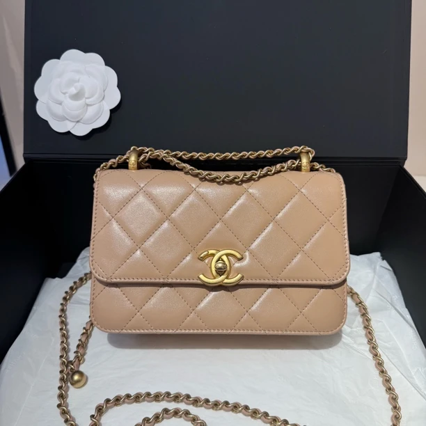 99新 Chanel/香奈儿 奶茶色菱格纹 双金珠口盖包 链条可调节