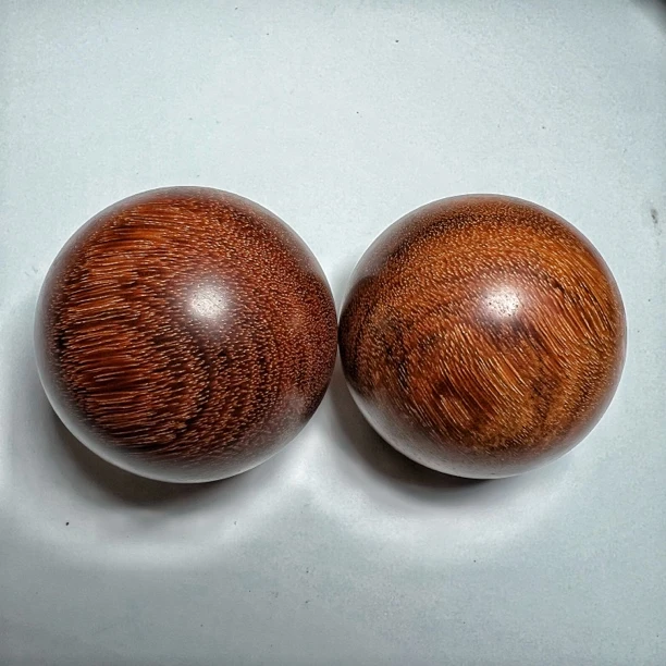 尼泊尔满金星紫檀木40mm保健球手玩件也叫铁刀木