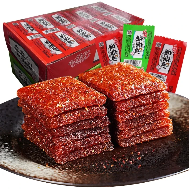 佳龙亲亲嘴辣条组网红香辣麻辣大面筋辣片儿时怀旧小零食