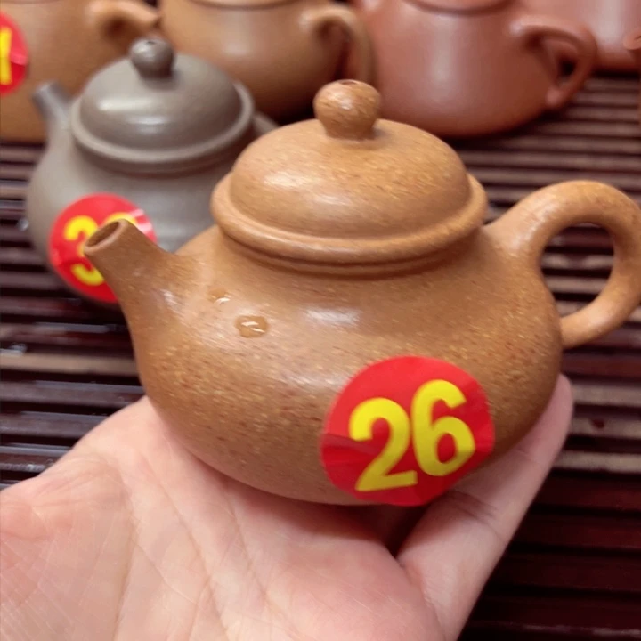 紫砂茶壶落**秋瑕疵容天