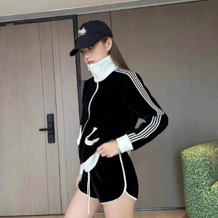 凯旋门复古美式高街时髦可盐可甜刺绣标拉链套装