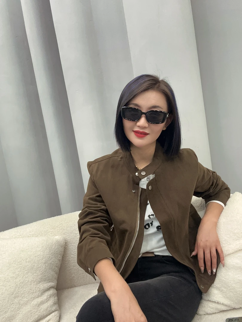 【二婷衣橱】24年新款短款复古怀旧机车感设计款短款外套7006