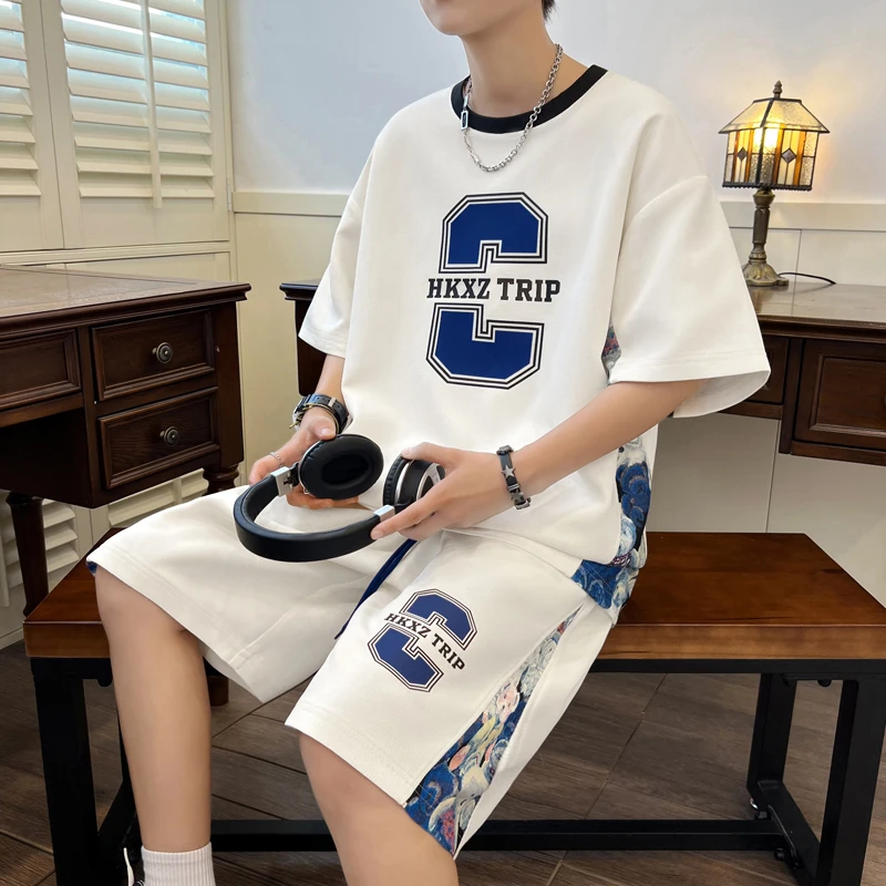 青少年夏季阔版套装男生短袖T恤短裤两件套休闲运动搭配一套衣服
