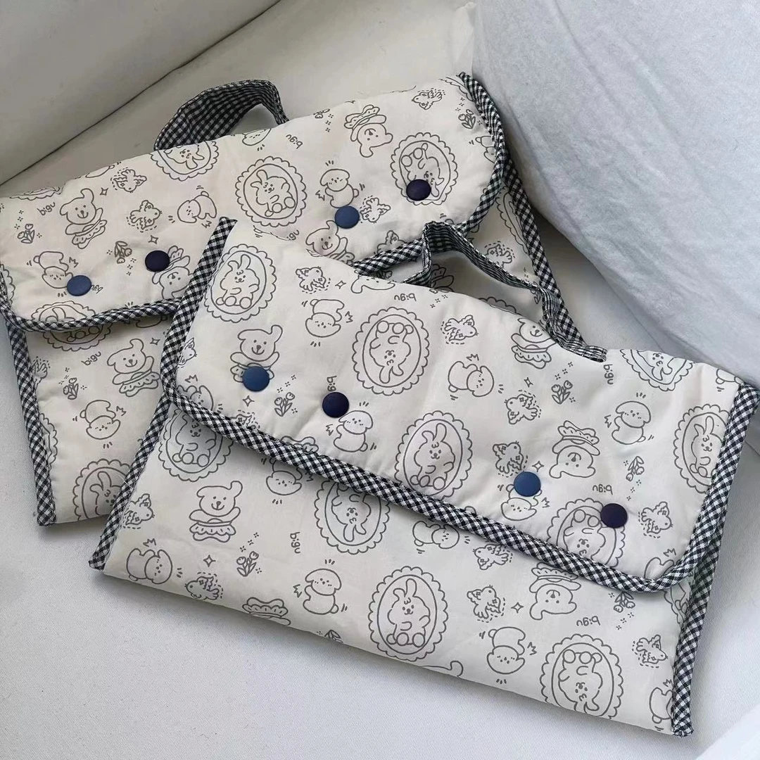 BIGUBIGU周边小众设计款卡通韩系充棉可爱手拎包收纳包