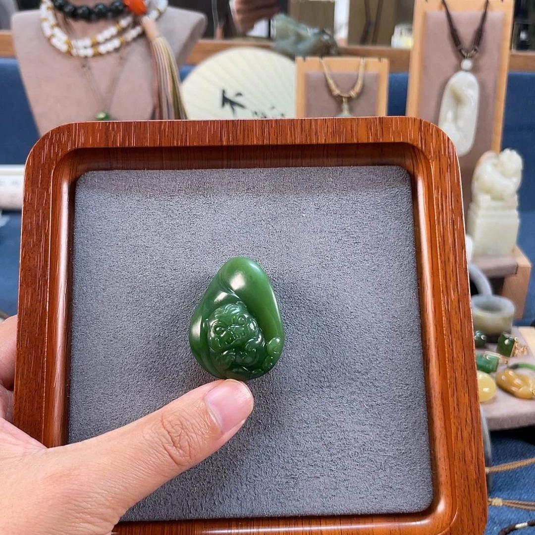 和田玉吊坠(不含链)未镶嵌