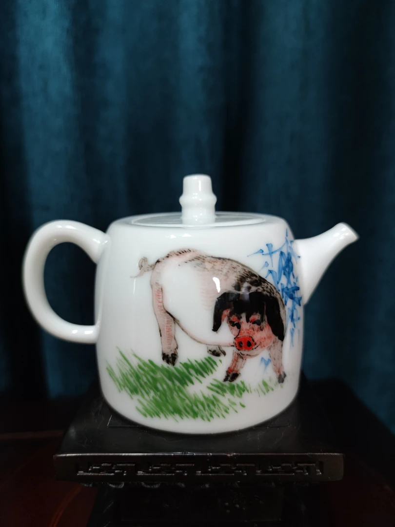 醴陵釉下五彩瓷(玉泥)    手绘    金猪纳福    茶壶