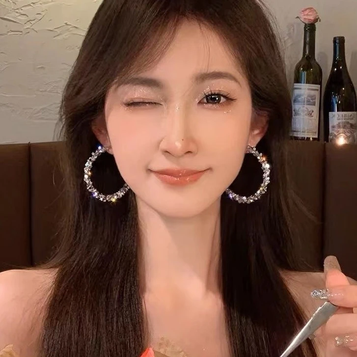 圆圈耳环女2024新款爆款耳扣轻奢高级感夸张耳圈方圆脸耳饰