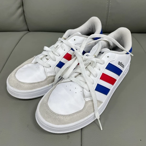 40码/内长245/AdidasNEO复古休闲低帮板鞋白蓝红/公价569