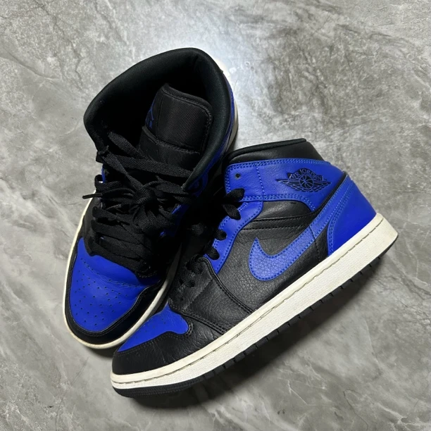 40码AJ1 Mid 黑蓝/公价1069/无原盒/鞋边轻微开胶