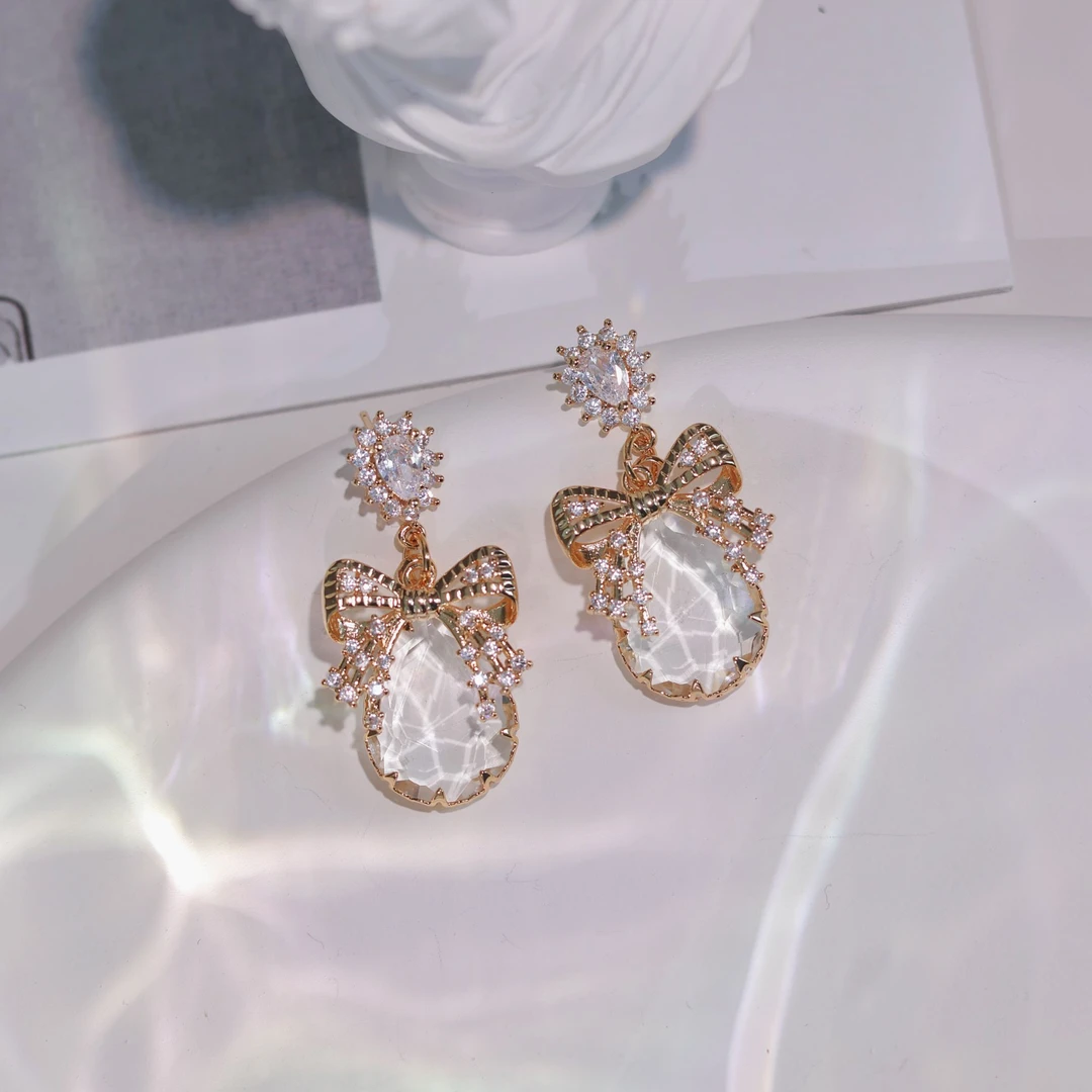 铜合金仿水晶耳饰 灼晔· 蝴蝶水滴 蝴蝶结仿水晶爆闪耳环可爱甜美
